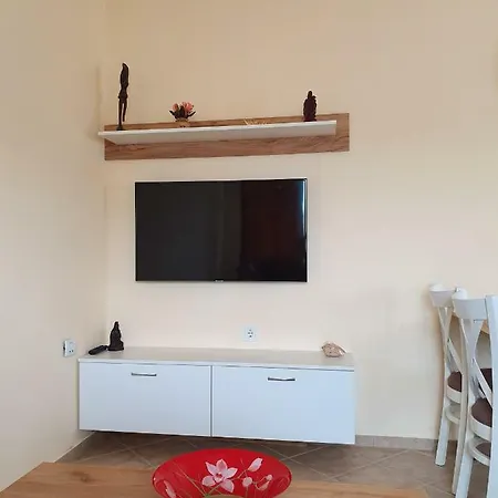 Apartment Tersus Warna